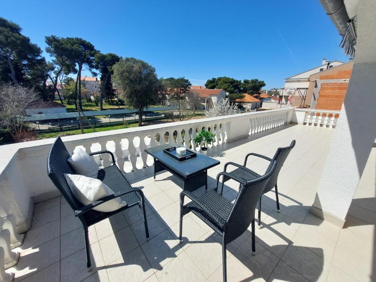 Casa Blanca, Biograd Na Moru Apartment Bagian luar foto